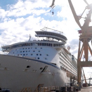 Instalación y desinstalación de servicios para el crucero Explorer of the Seas